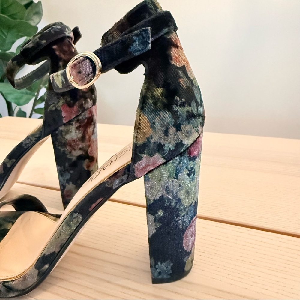 Michael by Michael Shannon Sammey Floral Velvet Block Heel Sandals Sz 8.5 - Picture 5 of 9
